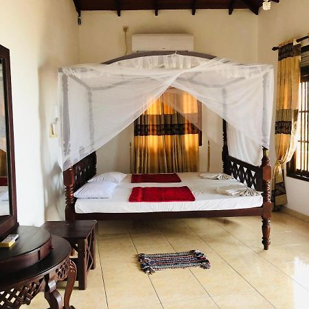 Blue Sea View Bed & Breakfast Unawatuna Bagian luar foto