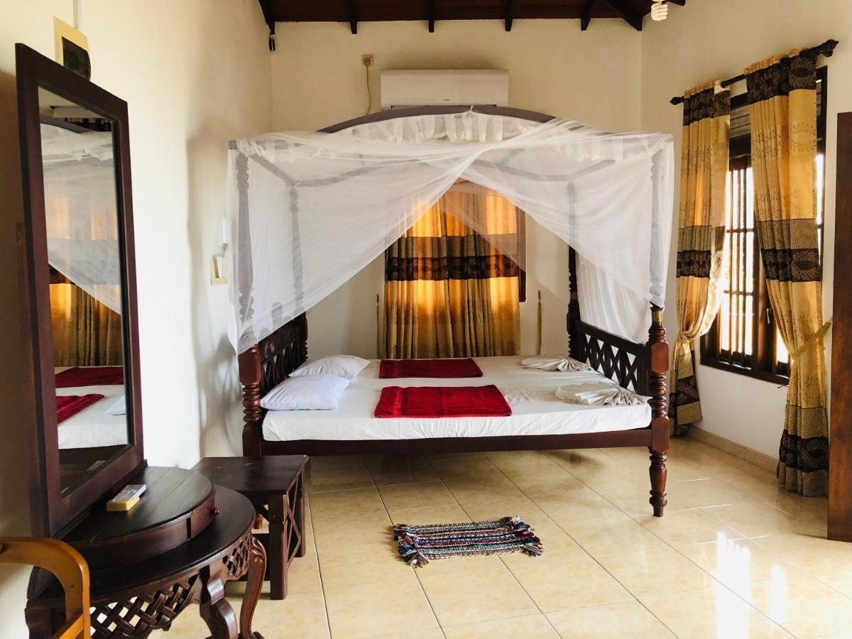 Blue Sea View Bed & Breakfast Unawatuna Bagian luar foto