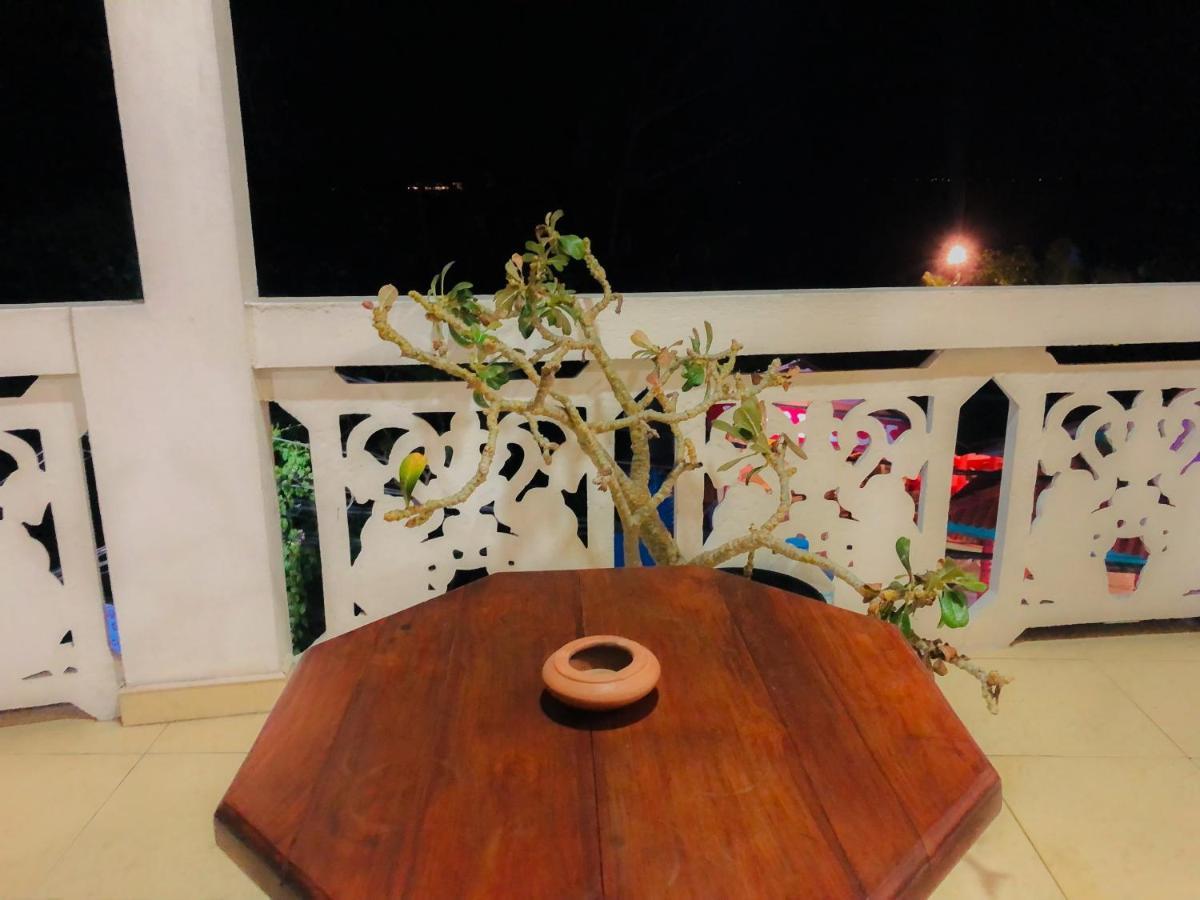 Blue Sea View Bed & Breakfast Unawatuna Bagian luar foto