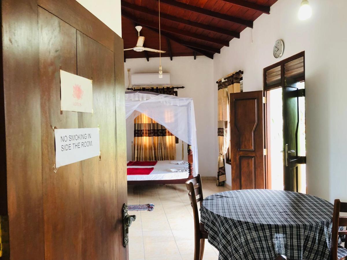 Blue Sea View Bed & Breakfast Unawatuna Bagian luar foto