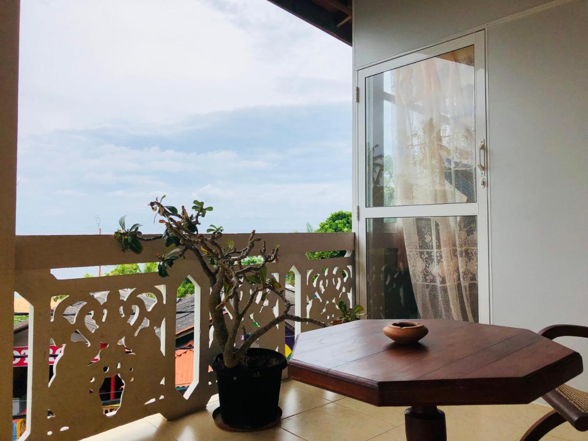 Blue Sea View Bed & Breakfast Unawatuna Bagian luar foto